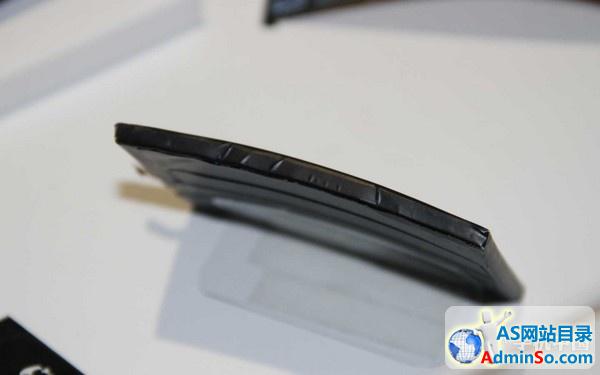 曲面屏+弧形电池 LG G Flex部件现身CES 