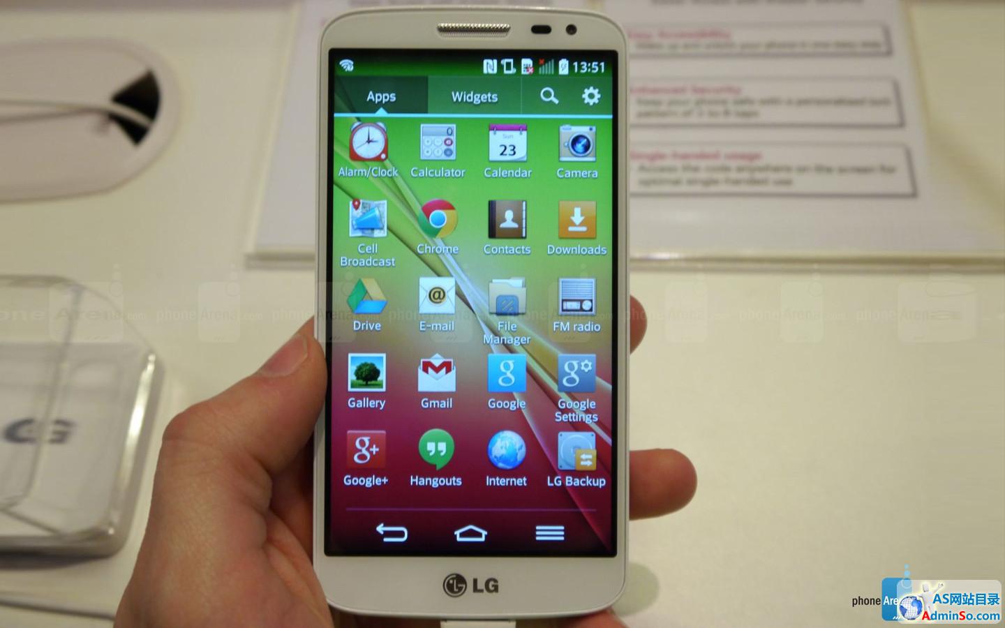 依旧主打背后按键设计 LG G2 mini图赏 